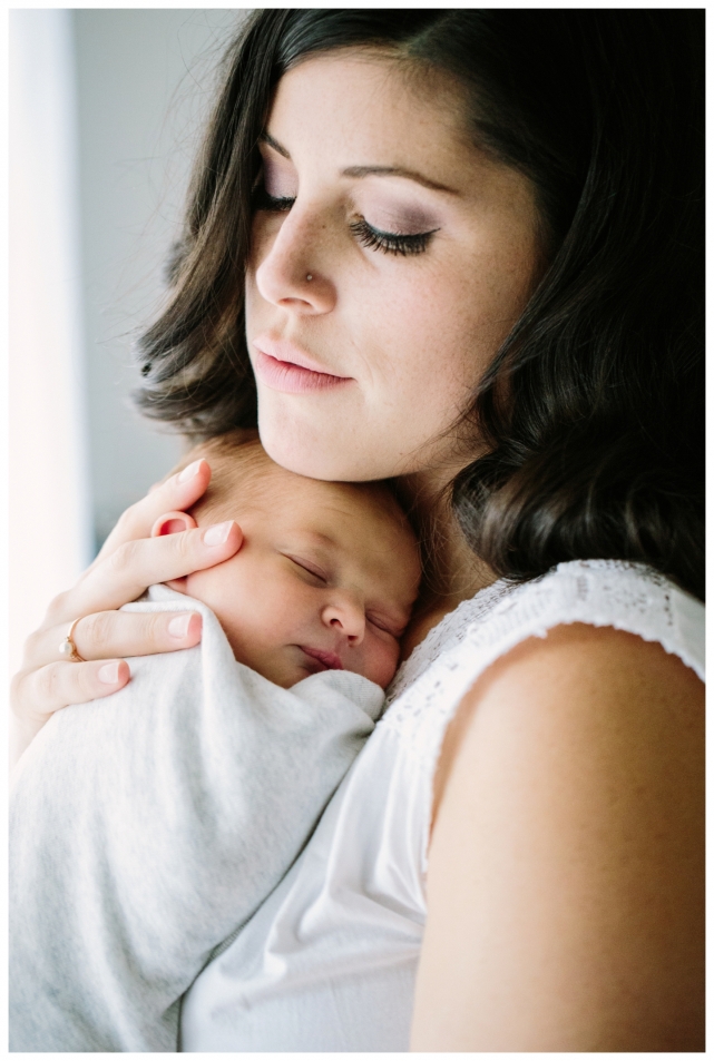 palo alto newborn photography lifestyle in home_0471.jpg